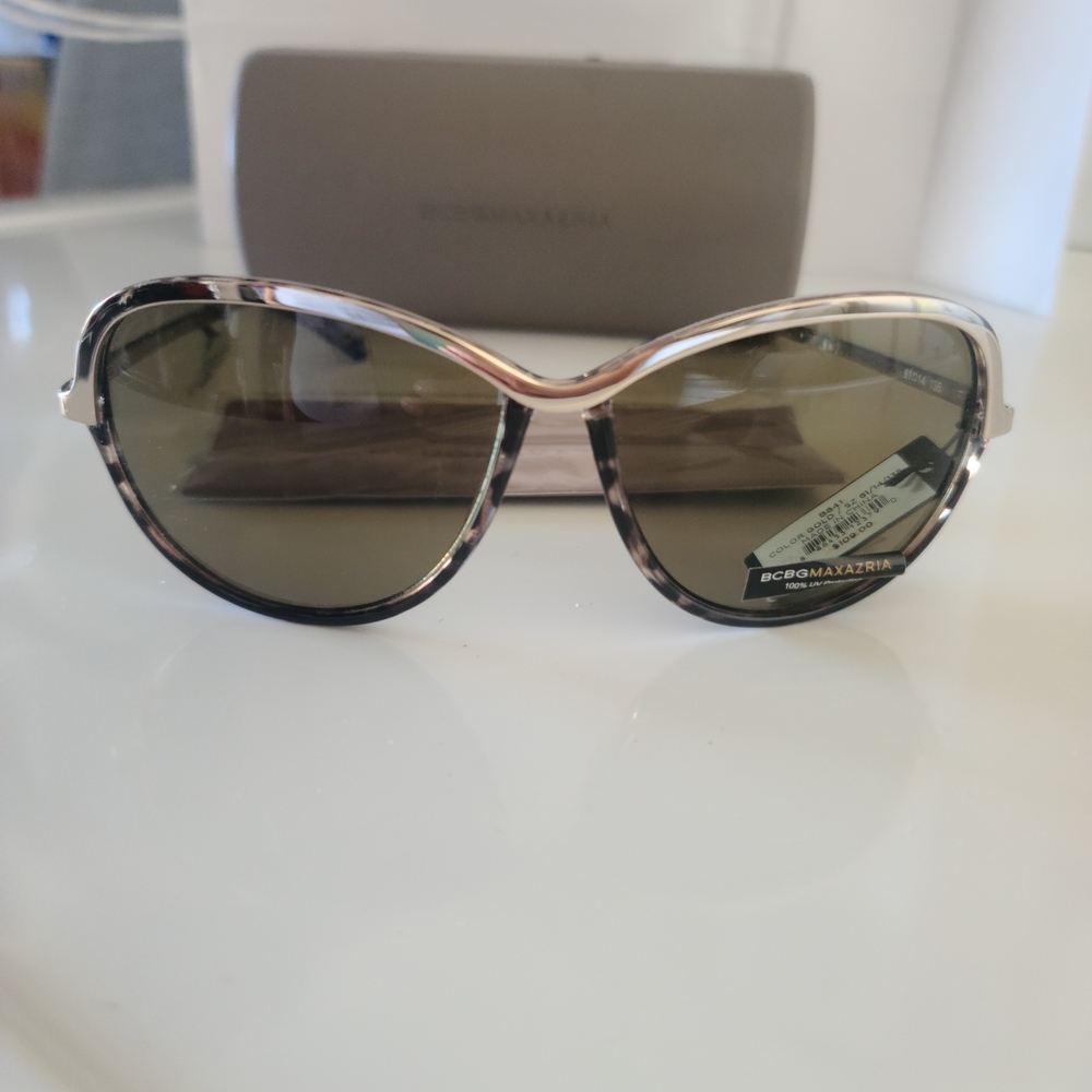 BCBGMaxAzria Women's Sunglasses - Black and Silver